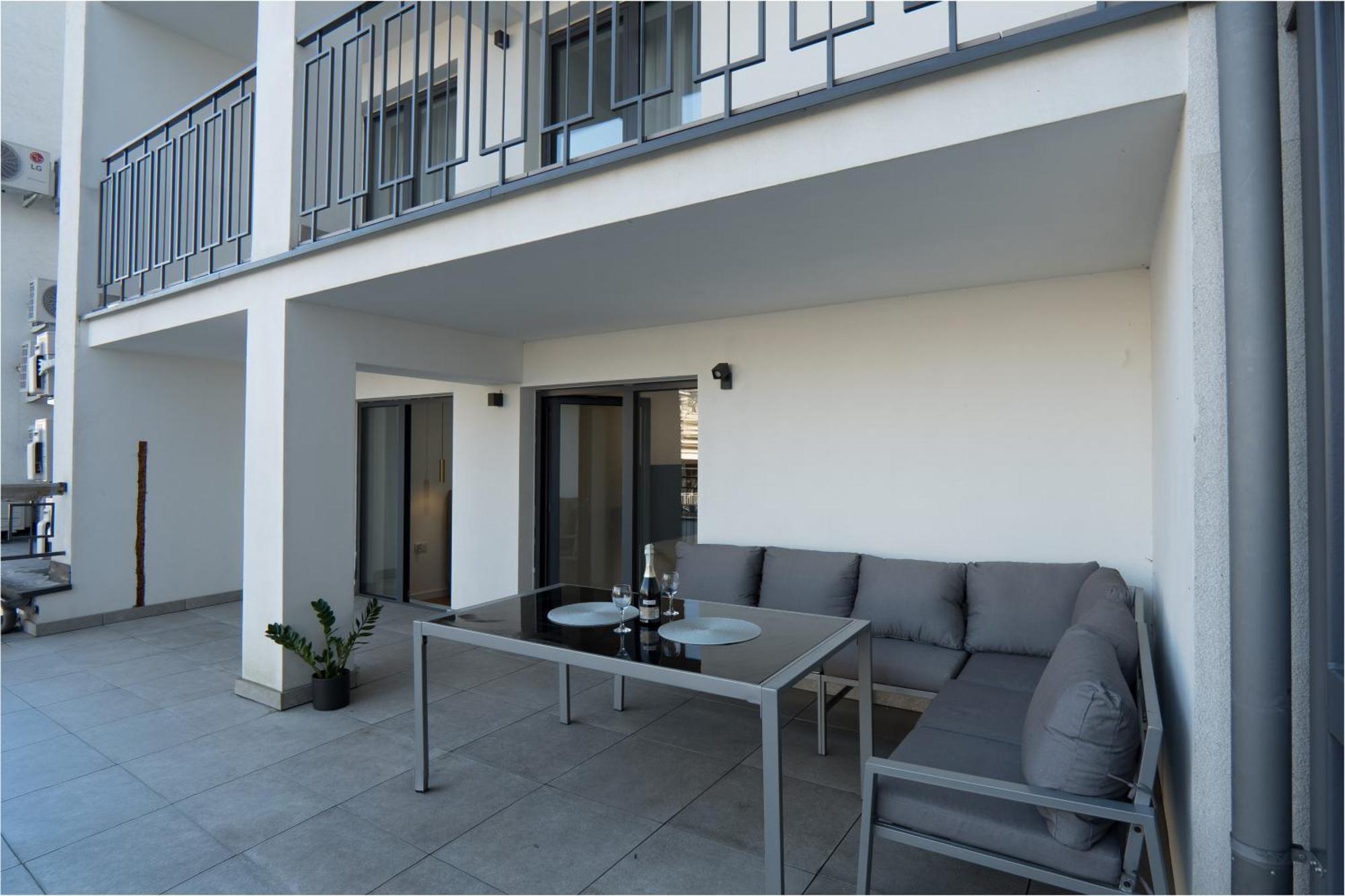 One-Bedroom Apartment